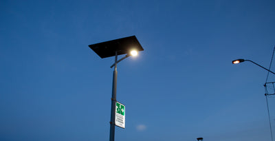 Muelle peatonal Iluminado con Postes Solares PPE en Quemchi, Chiloé.