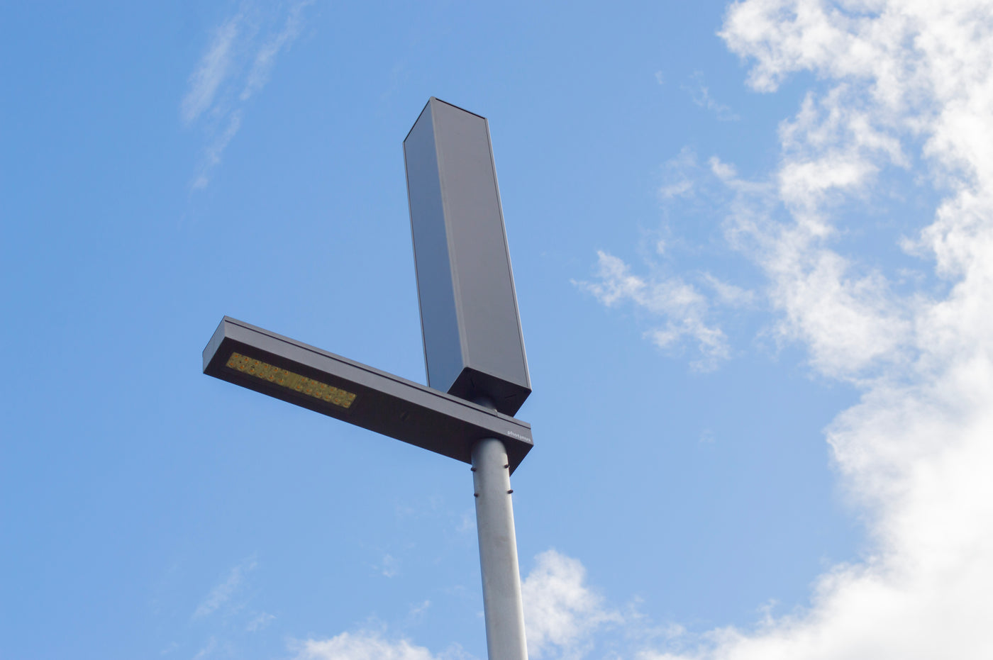 Poste Solar Aron Smart