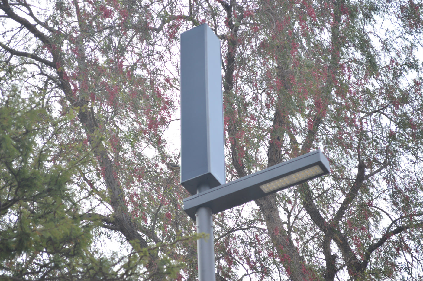 Poste Solar Aron Smart