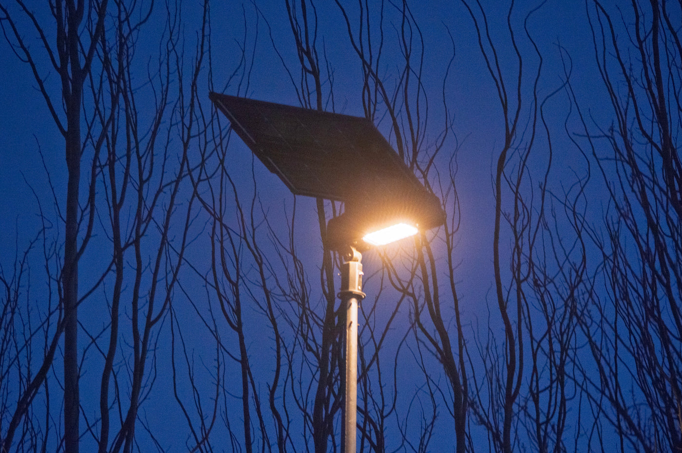 Poste Solar PB