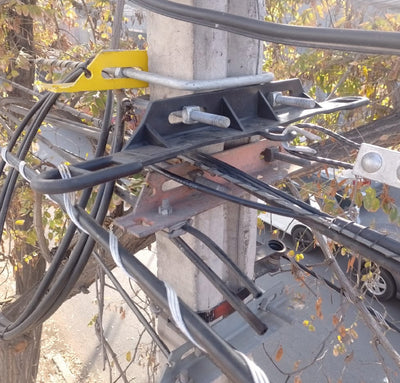 Cruceta Polimérica Dieléctrica Integrada